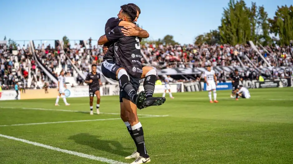 Beşiktaş’tan derbi sonrası Archie Brown’a göndermeli mesaj