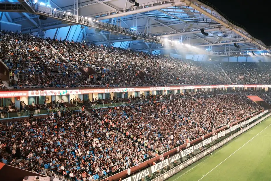 Fenerbahçe’de Slavia Prag beraberliği sonrası Kartal’a tepki